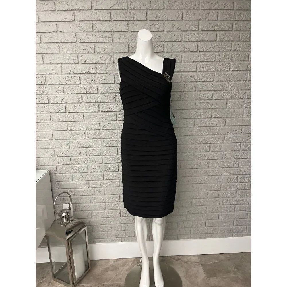 Scarlett Nite Sleeveless Black Sheath Dress Size 8 NWT